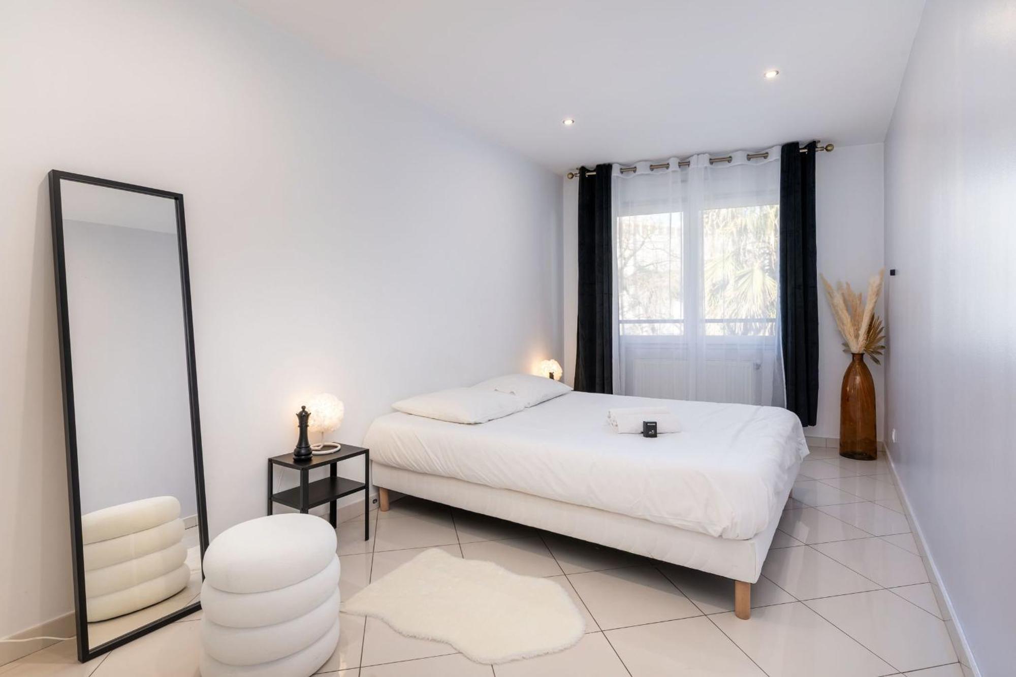 Maison Frappaz - 4 Bedrooms With Garden Villeurbanne Exteriör bild